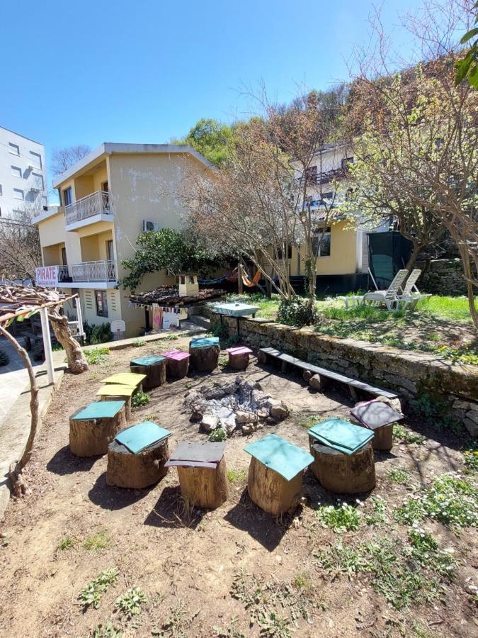 Pirate Backpackers Ulcinj Exterior foto