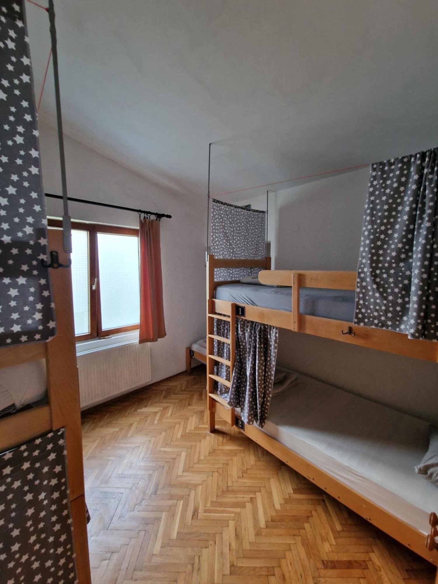 Pirate Backpackers Ulcinj Exterior foto
