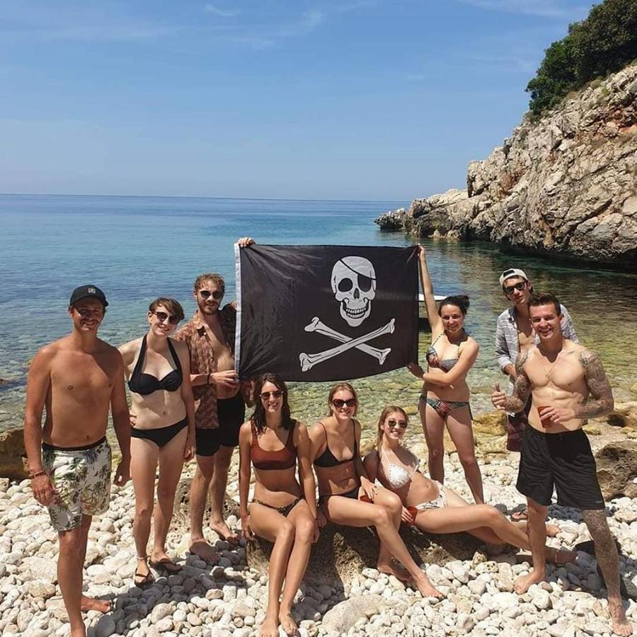 Pirate Backpackers Ulcinj Exterior foto